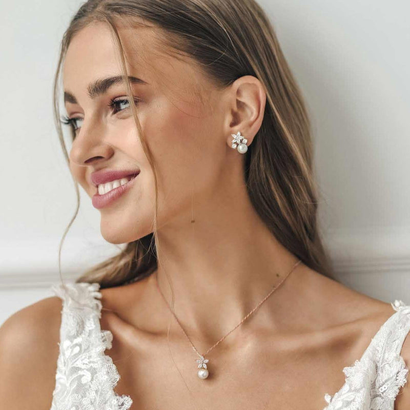 Orecchini floreali con perla in argento, S925