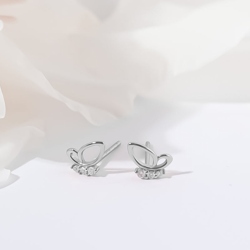 Mini vlinder oorbellen