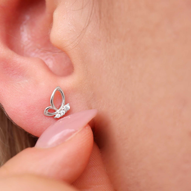 Mini vlinder oorbellen