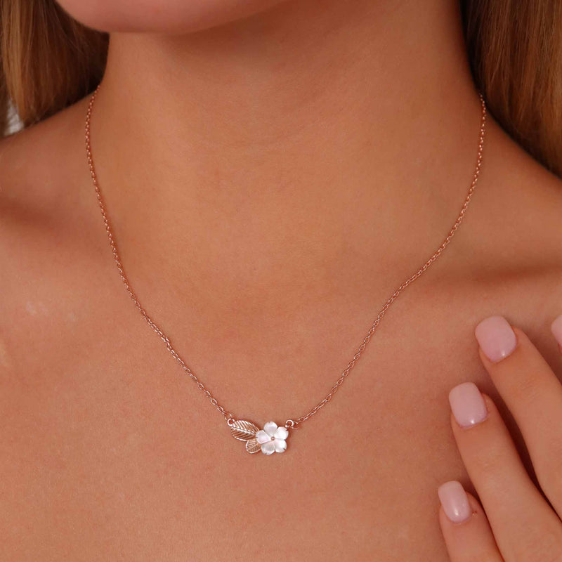 Collier Leaf Bloom