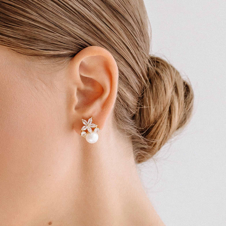 Boucles d'oreilles Fleurs avec perles dorées