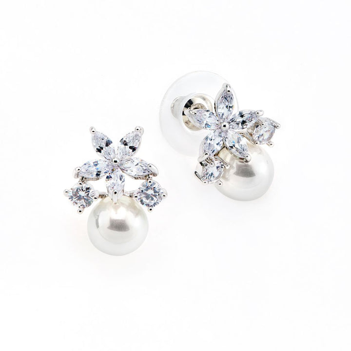 Orecchini floreali con perla in argento, S925